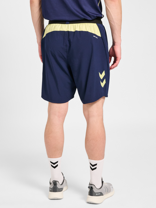 hmlBLAZE 2.0 TRAINING SHORTS, MARINE/SHADOW LIME, model