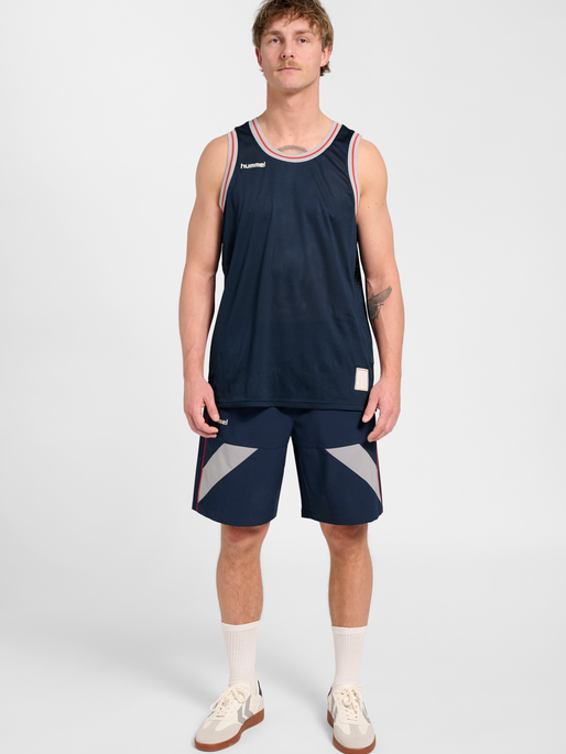 hmlWORLD 26 MESH TANK TOP, DARK SAPPHIRE, model