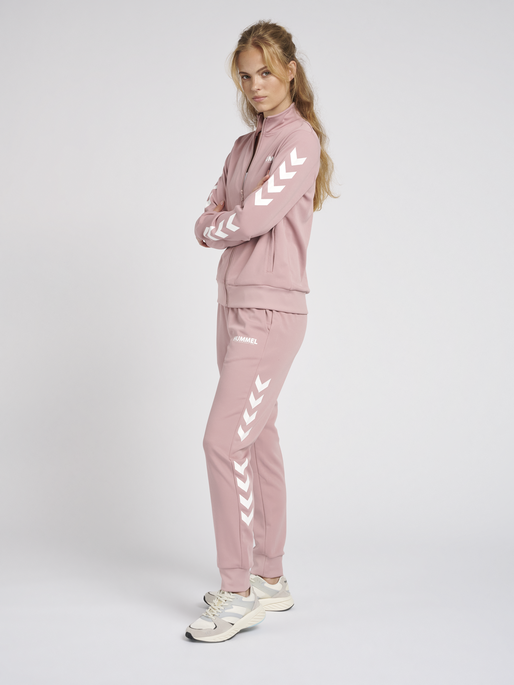 hmlLEGACY POLY WOMAN REGULAR PANTS, WOODROSE, model