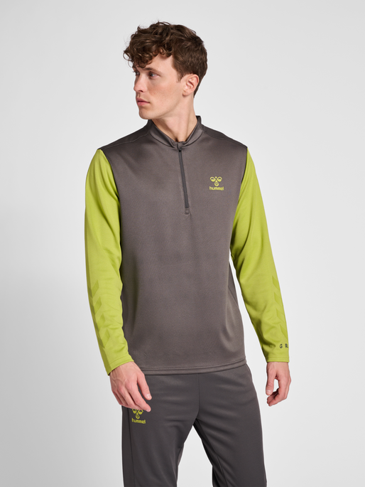 hmlONGRID 1/2 ZIP POLY SWEAT, FORGED IRON/DARK CITRON, model