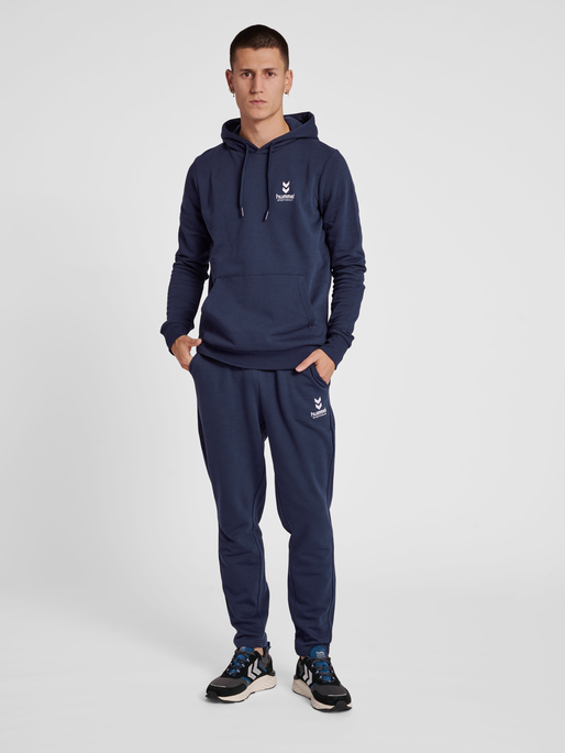 hmlOSCAR HOODIE, PEACOAT, model