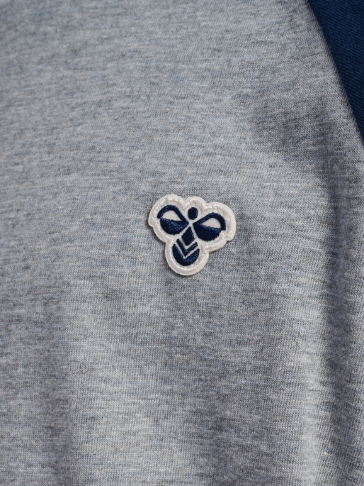 hmlJR RAGLAN LOOSE T-SHIRT L/S BEE, DRESS BLUES hmlJR RAGLAN LOOSE T-SHIRT L/S BEE, DRESS BLUES, packshot