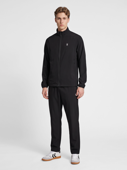 hmlPULSE WORKOUT JACKET, BLACK, model