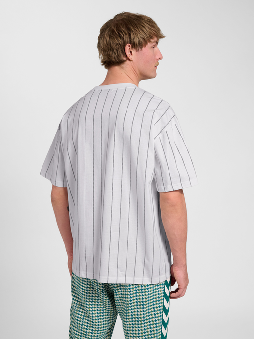 Chevron Pinstripe T-Shirt, WHITE/BLACK, model