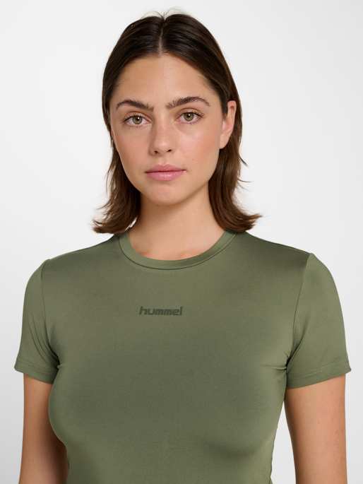 hmlFAST W TRAINING T-SHIRT S/S, DEEP LICHEN GREEN, model