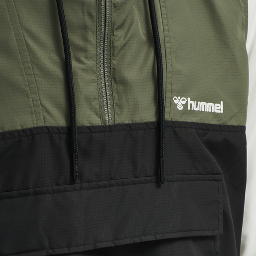 hmlATON HALF ZIP JACKET, BEETLE, packshot