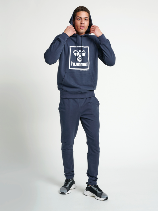 hmlISAM HOODIE, BLUE NIGHTS, model