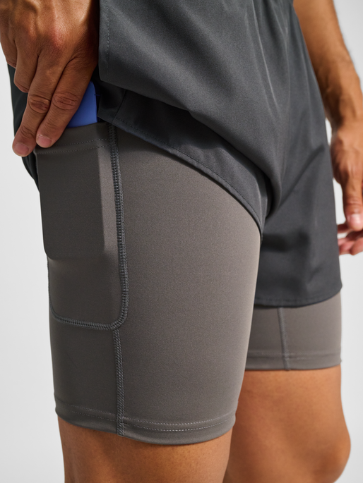 hmlHIIT INTENSITY W 2 IN 1 SHORTS, EBONY, model