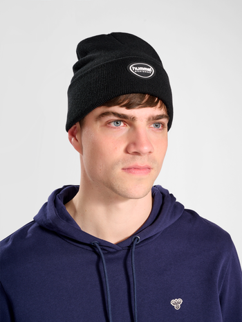 hmlLGC BEANIE, BLACK, model