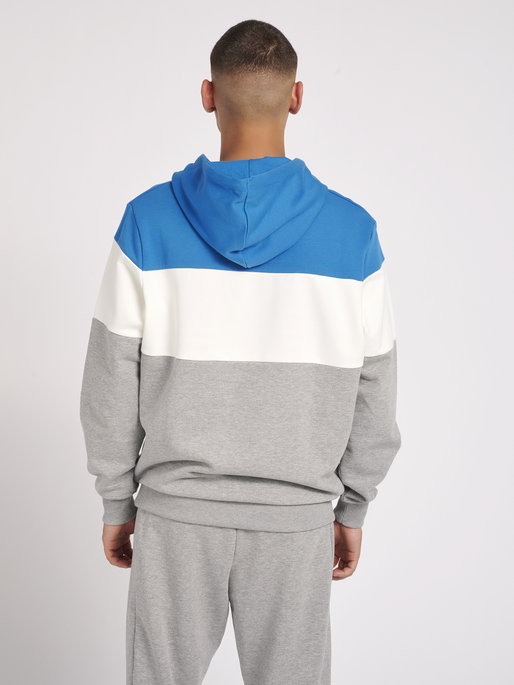 hmlLGC MUSA HOODIE, 7042, model