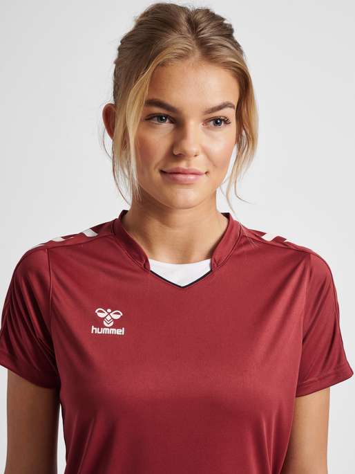 hmlCORE XK POLY JERSEY S/S WOMAN, MAROON, model