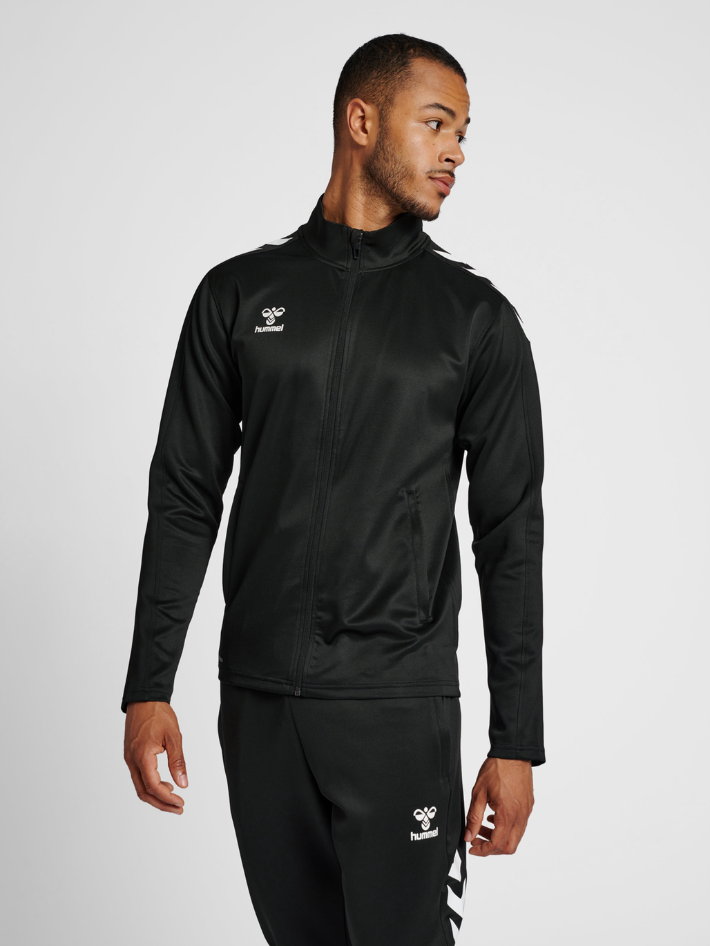 hmlCORE XK POLY ZIP SWEAT, BLACK, model