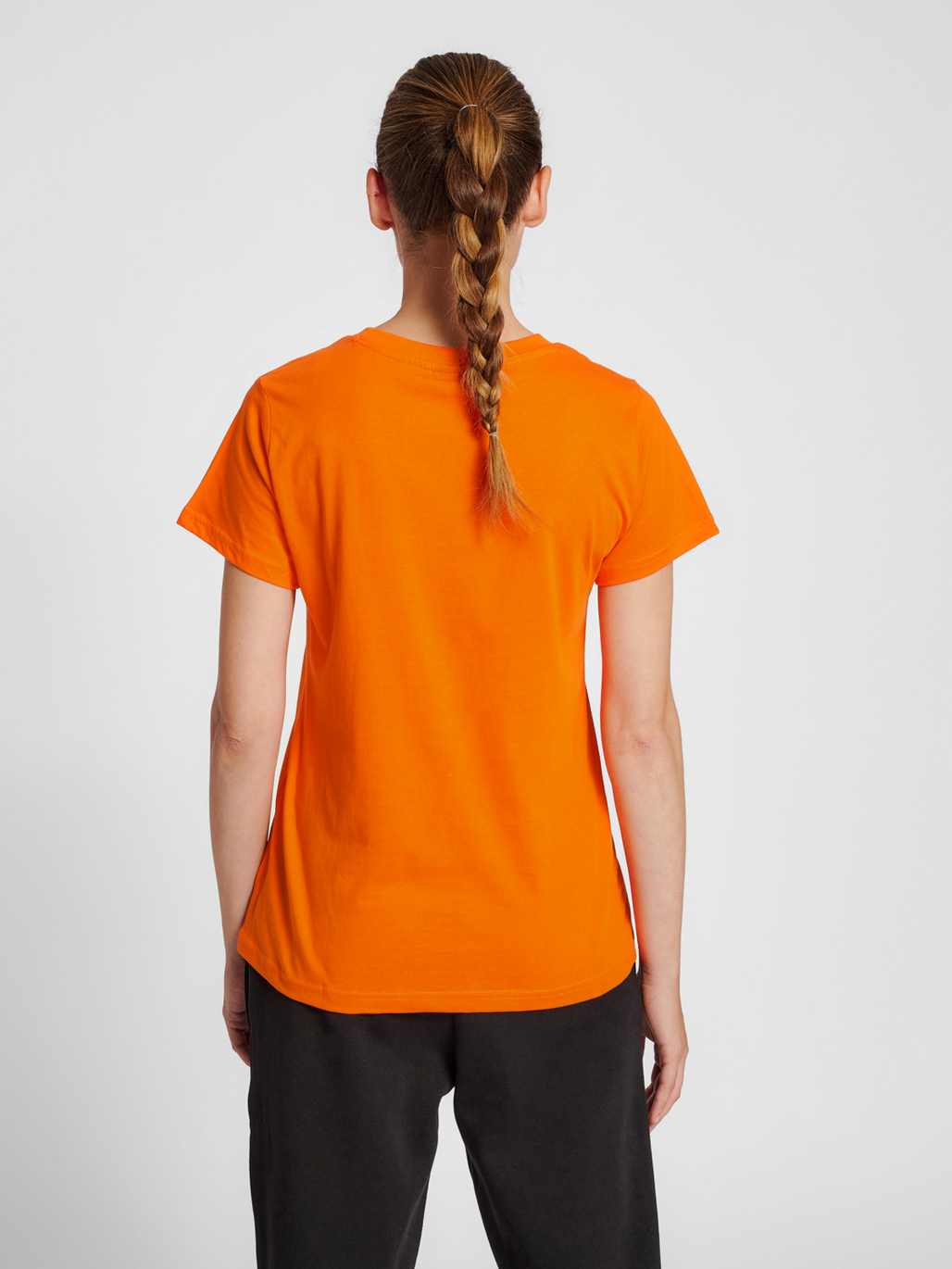 hmlRED BASIC T-SHIRT S/S WOMAN, 5190, model