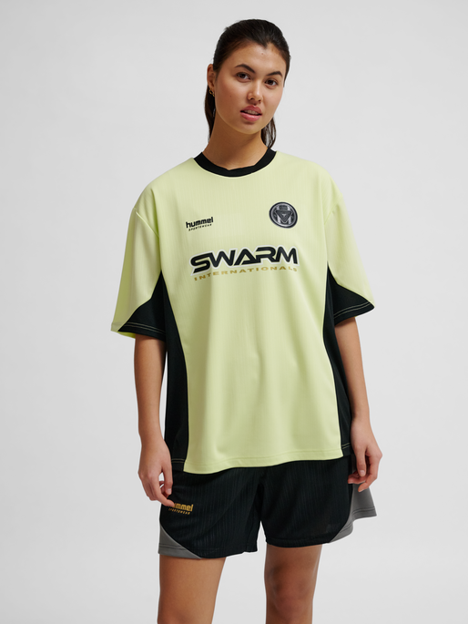 hmlLOOSE FB JERSEY S/S TOPSCORER, SHADOW LIME, model