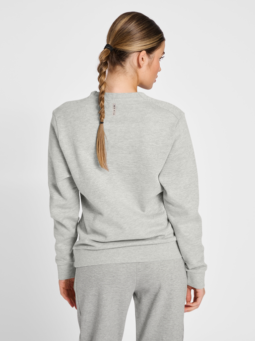 hmlOFFGRID SWEATSHIRT WO, GREY MELANGE, model