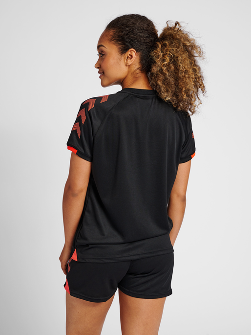 hmlGG12 ACTION JERSEY S/S WOMAN, BLACK, model