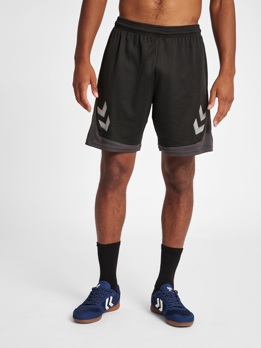 hmlLEAD POLY SHORTS, BLACK, model