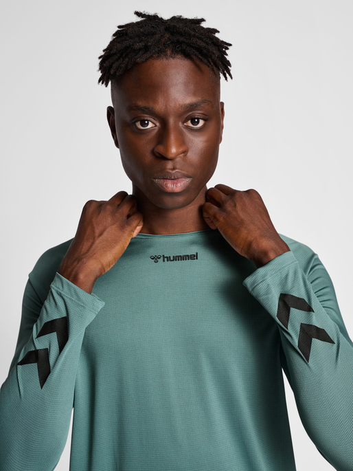 hmlMT BOW T-SHIRT L/S, NORTH ATLANTIC, model