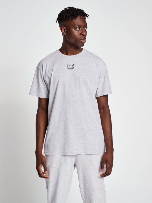 hmlLP10 BOXY T-SHIRT, 2010, model