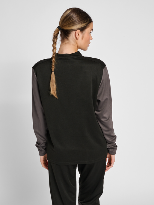 hmlONGRID 1/2 ZIP POLY SWEAT WO, JET BLACK, model