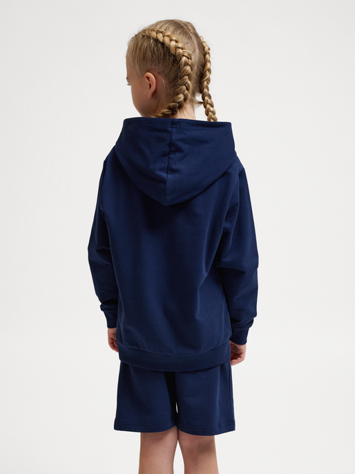 hmlTUKAS HOODIE, BLACK IRIS, model
