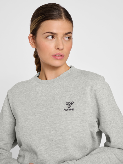 hmlOFFGRID SWEATSHIRT WO, GREY MELANGE, model