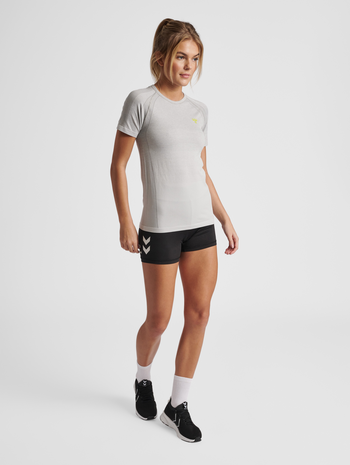 hmlGG12 TRAINING SEAMLESS S/S WOMAN, ALLOY MELANGE, model