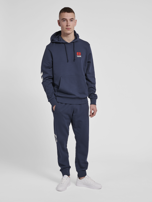 hmlLGC GRAHAM REGULAR PANTS, BLUE NIGHTS, model