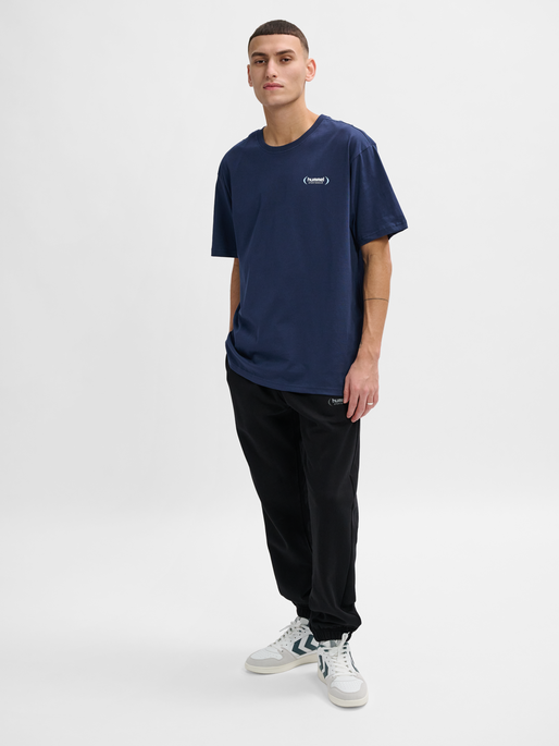 hmlFELIX REGULAR PANTS, BLACK, model