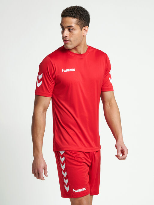 CORE POLYESTER TEE, TRUE RED, model