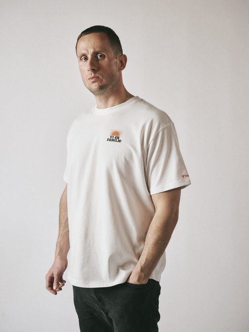hmlFESTIVAL BOXY T-SHIRT, WHITE, model