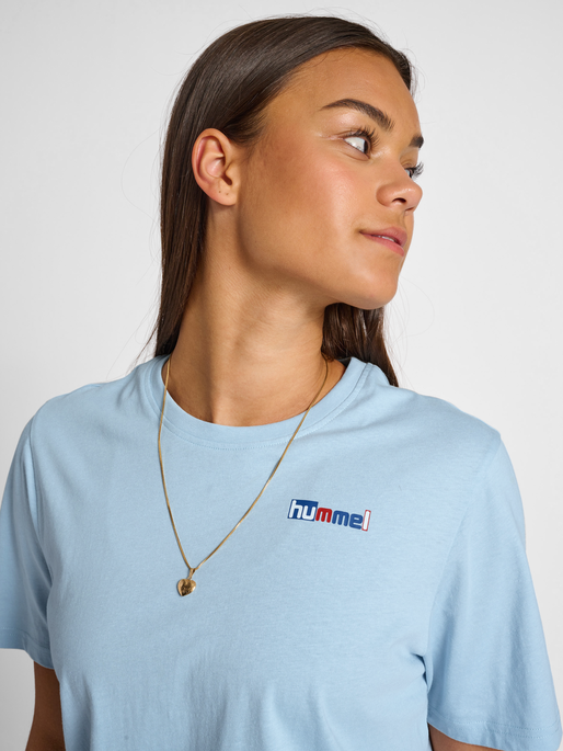 hmlIC MARTY T-SHIRT, CELESTIAL BLUE, model