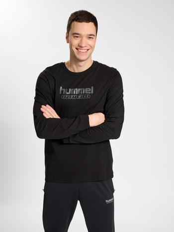 hmlBOOSTER T-SHIRT LS, BLACK, model
