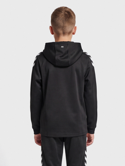 hmlCORE XK POLY KIDS SWEAT HOODIE, BLACK/BLACK, model