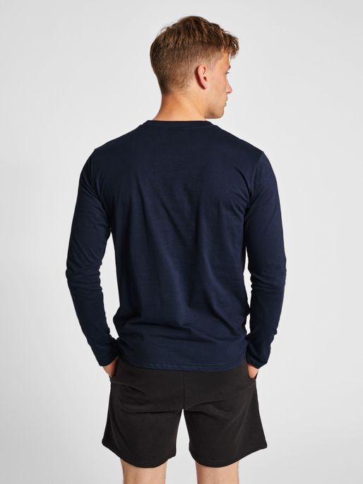 hmlRED BASIC T-SHIRT L/S, MARINE, model