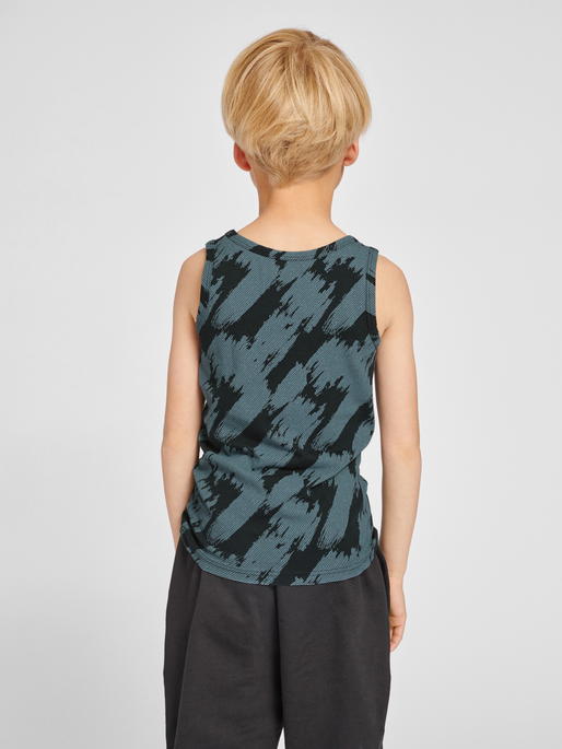hmlNOLAN TANK TOP 2-PACK, DARK OLIVE, model