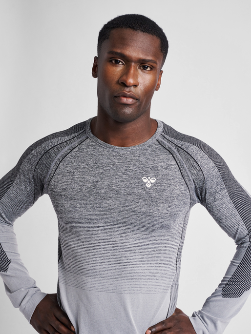 hmlGG12 TRAINING SEAMLESS L/S, BLACK MELANGE, model