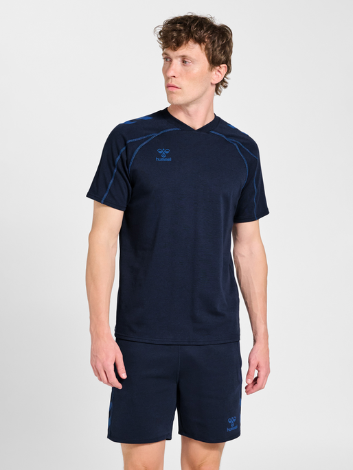 hmlMOVE 2.0 T-SHIRT S/S, MARINE, model