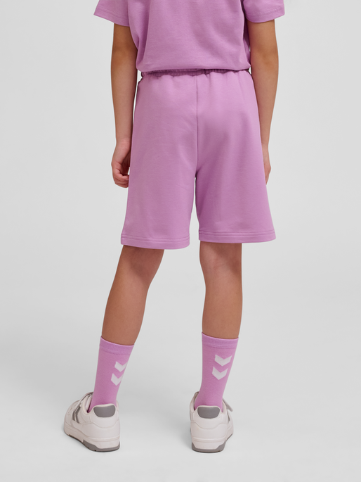 hmlTUKAS SHORTS, SMOKY GRAPE, model