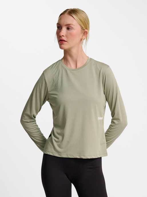 hmlPULSE WORKOUT W T-SHIRT L/S, SEAGRASS, model