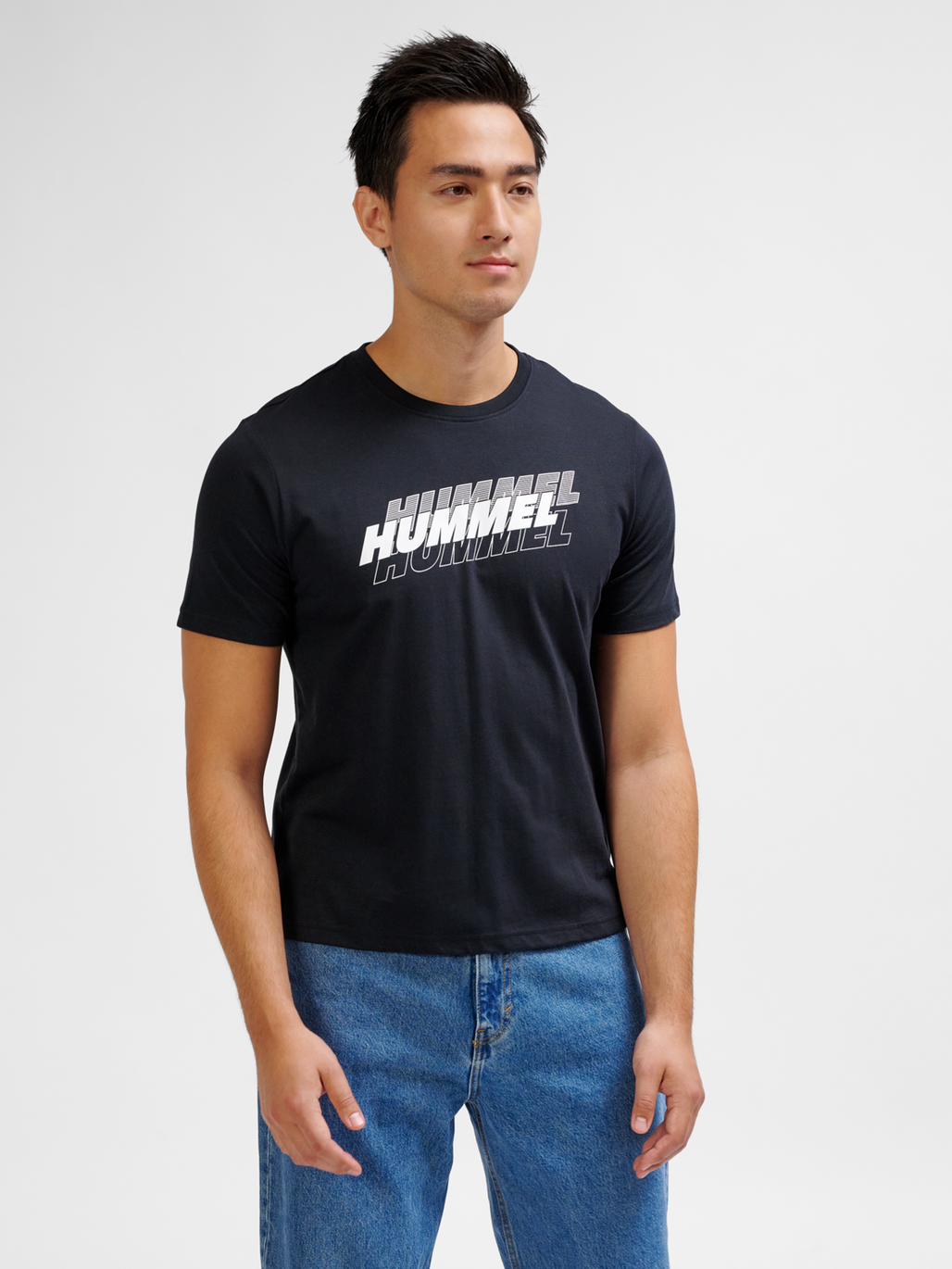 hmlGRAPHIC TRIPLE LOGO COTTON TEE, BLACK, model