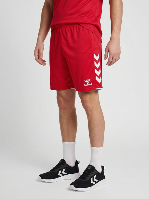 hmlCORE 2.0 SHORTS, TRUE RED/WHITE, model