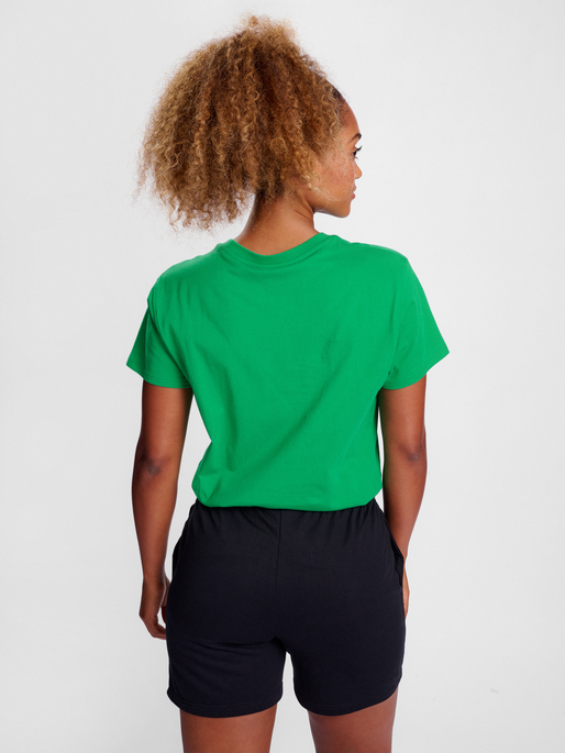 hmlGO 2.0 T-SHIRT S/S WOMAN, JELLY BEAN, model