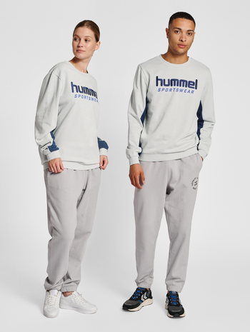 hmlLGC WESLEY SWEATSHIRT, HARBOR MIST, model