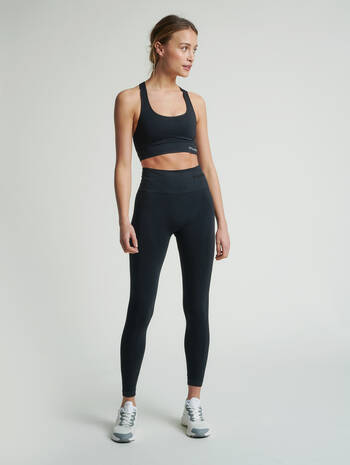 hmlTIF SEAMLESS SPORTS TOP, BLACK, model