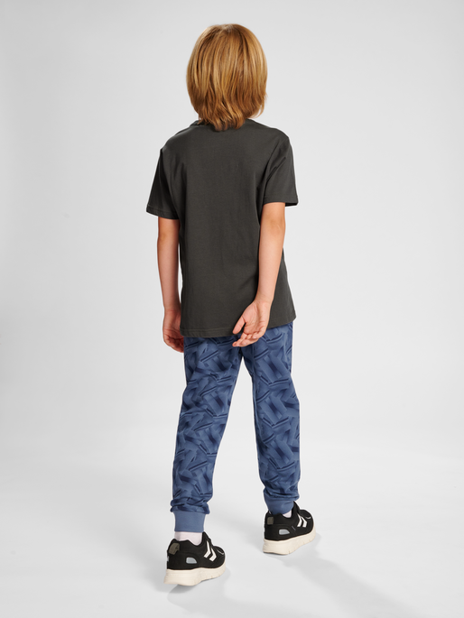 hmlSOFUS T-SHIRT S/S, ASPHALT, model