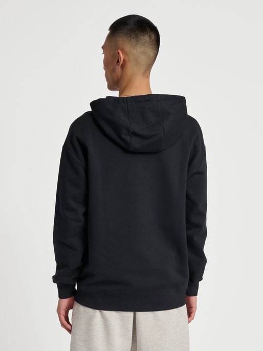 hmlHIVE WADE HOODIE, BLACK, model