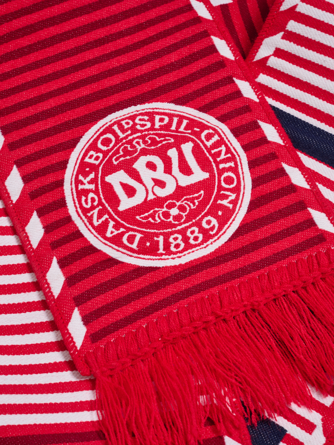 DBU 26 FAN SCARF, TANGO RED/WHITE, packshot