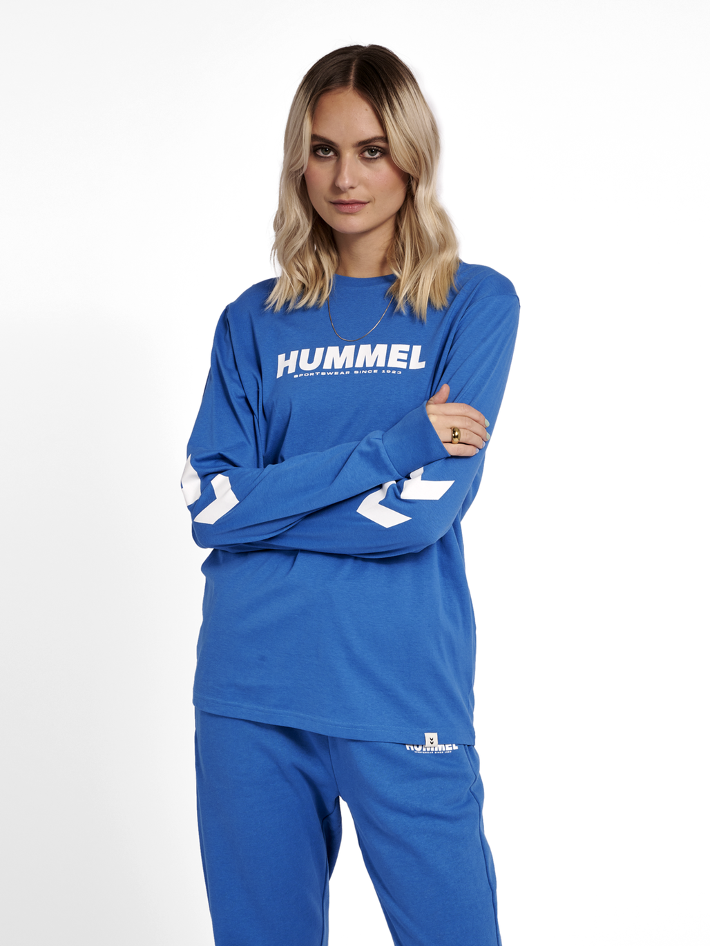 hmlLEGACY T-SHIRT L/S, 7042, model