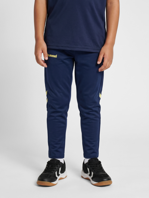 hmlBLAZE 2.0 TRAINING PANTS KIDS, MARINE/SHADOW LIME, model